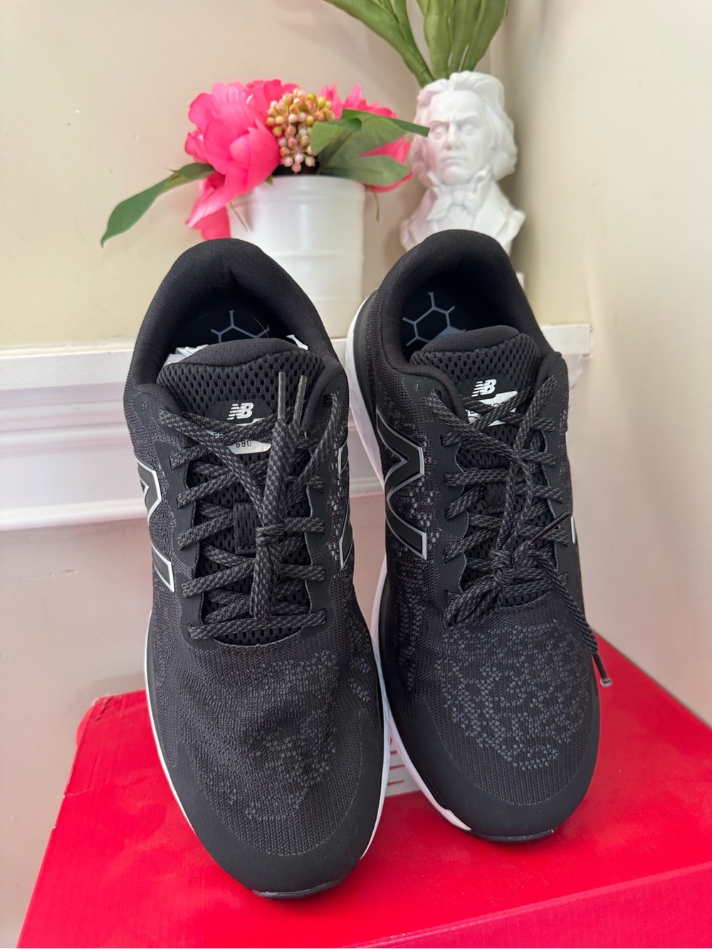New Balance 680 Black and White Running Sneakers